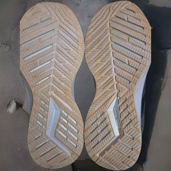 Brooks Levitate 5 StealthFit Black Purple Neutral Running Shoes Women's Size 8 - Picture 7 of 8